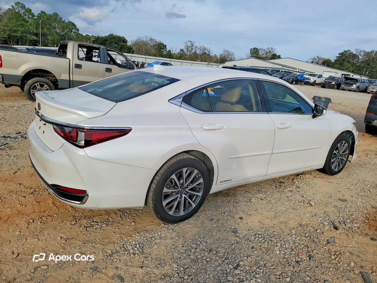 Lexus ES 2022