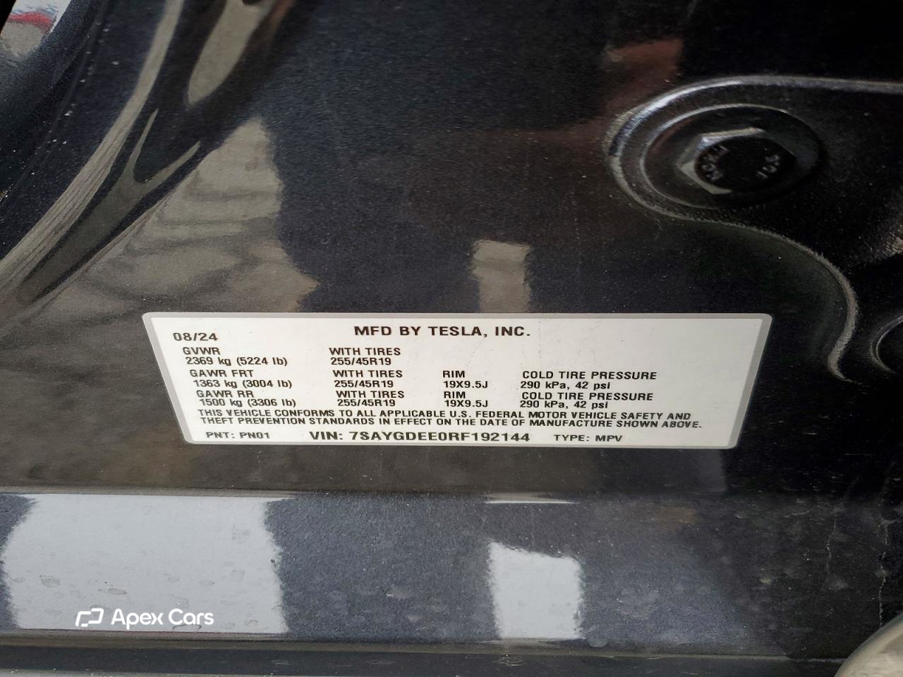 Tesla Model Y 2024