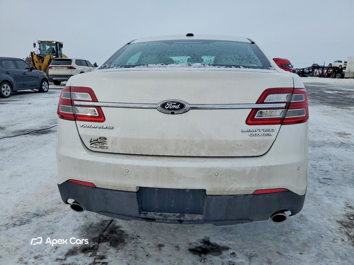 Ford Taurus 2015