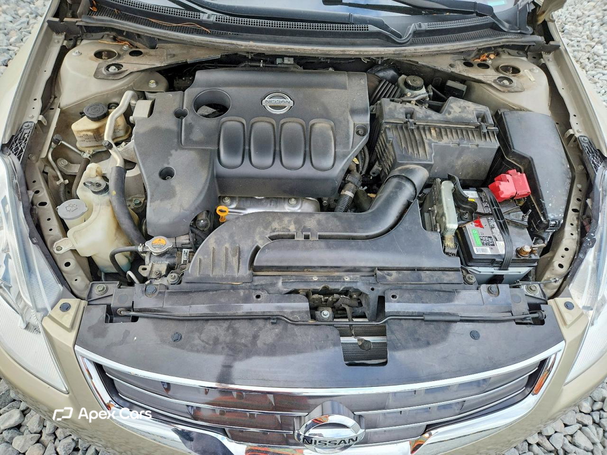 Nissan Altima 2010