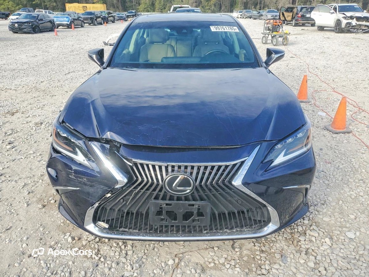 Lexus ES 2019