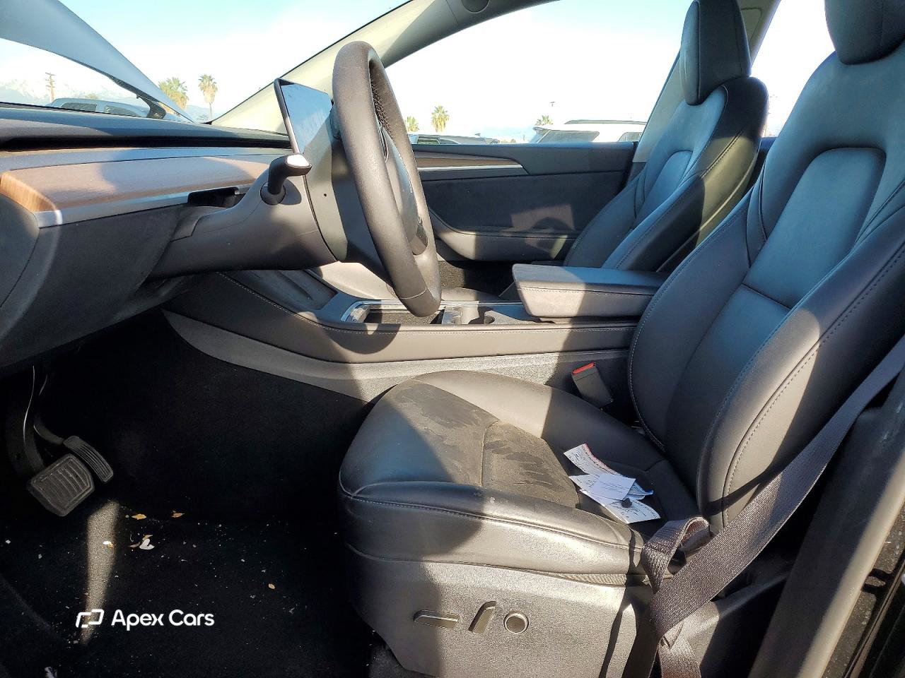 Tesla Model Y 2025