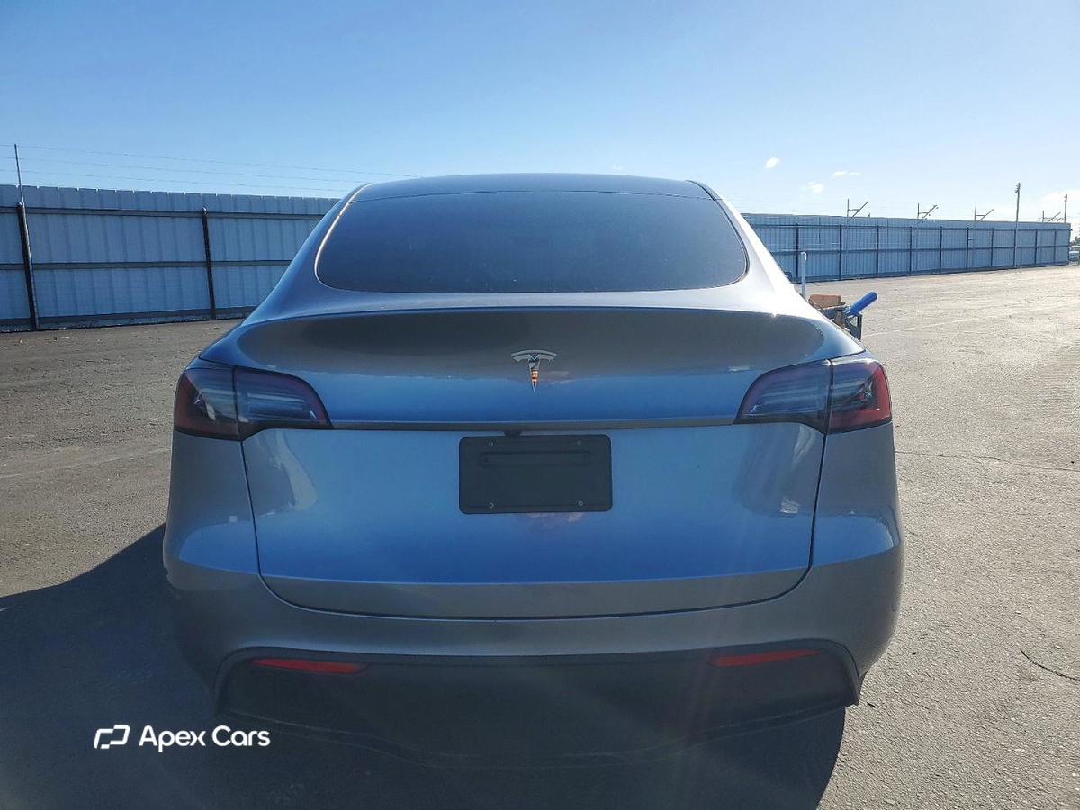 Tesla Model Y 2025