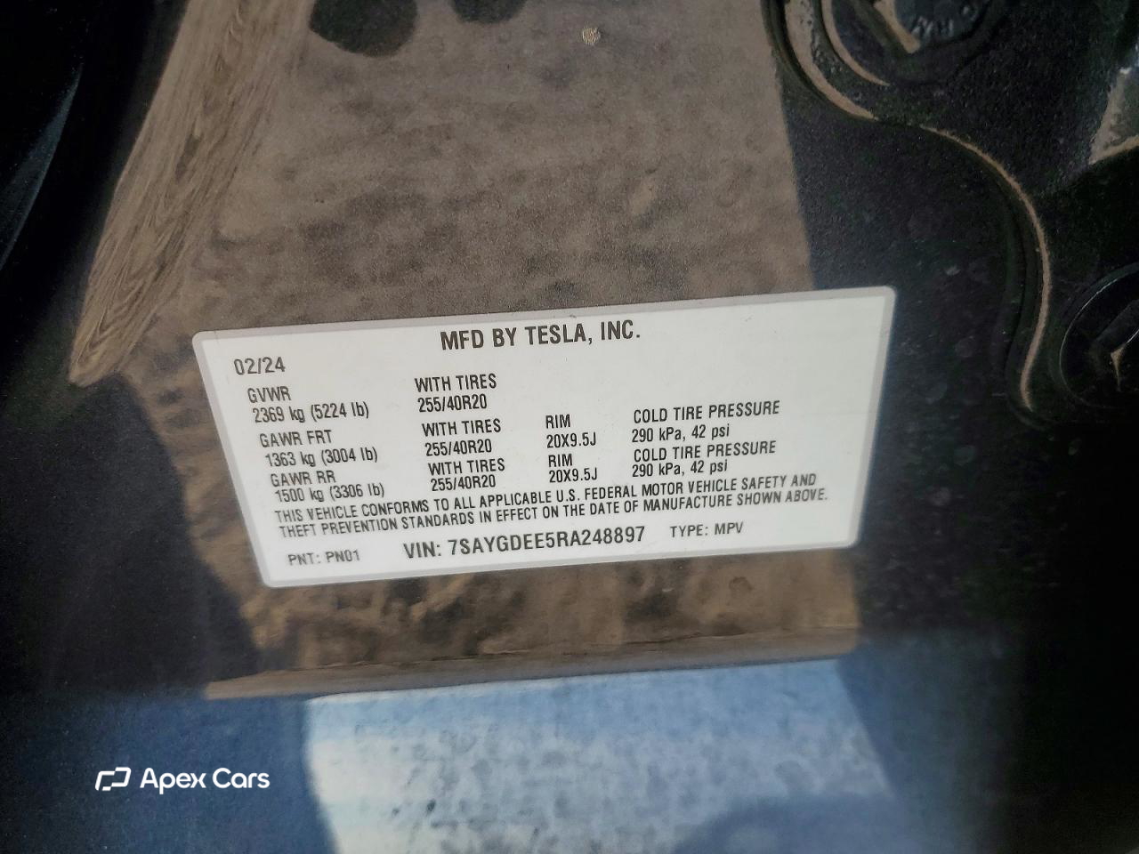 Tesla Model Y 2024