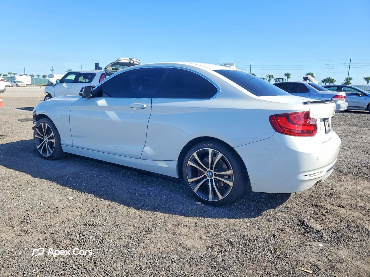BMW Series 2 2016