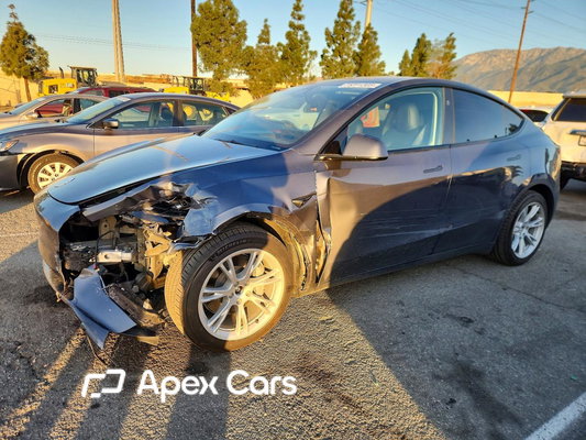 Tesla Model Y 2023 - Image 1 of 12