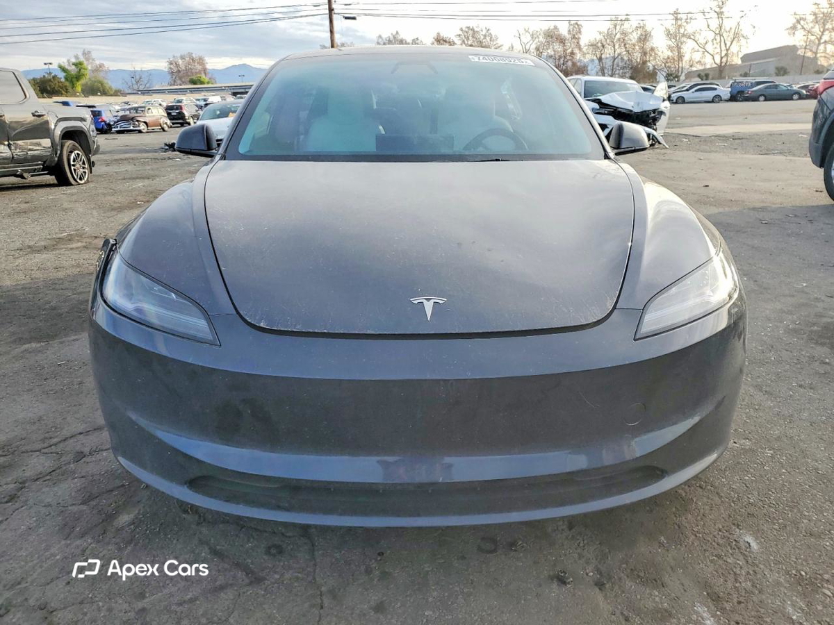 Tesla Model 3 2024