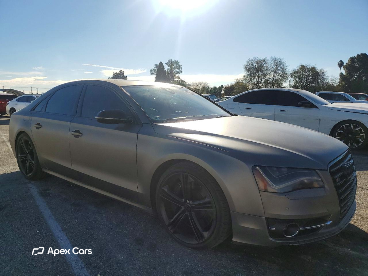 Audi S8 2013