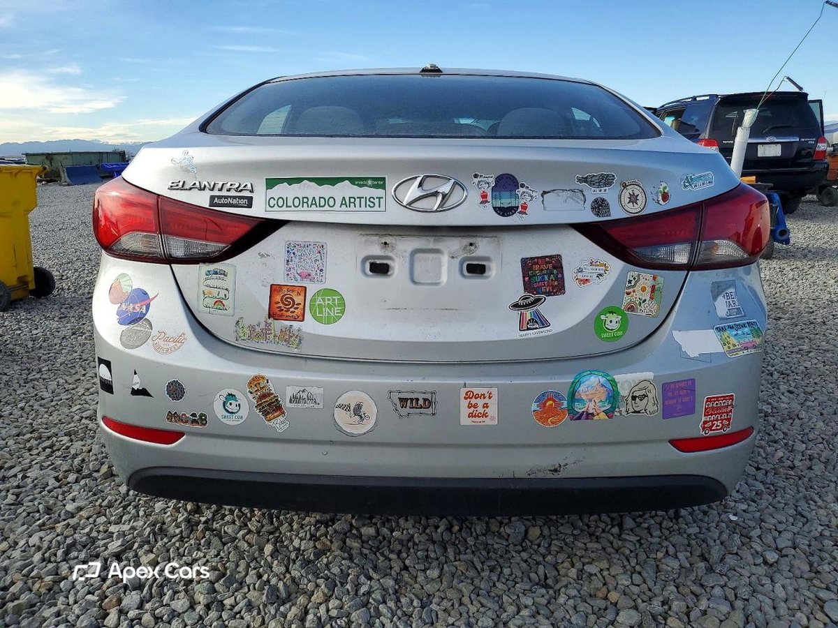 Hyundai Elantra 2016