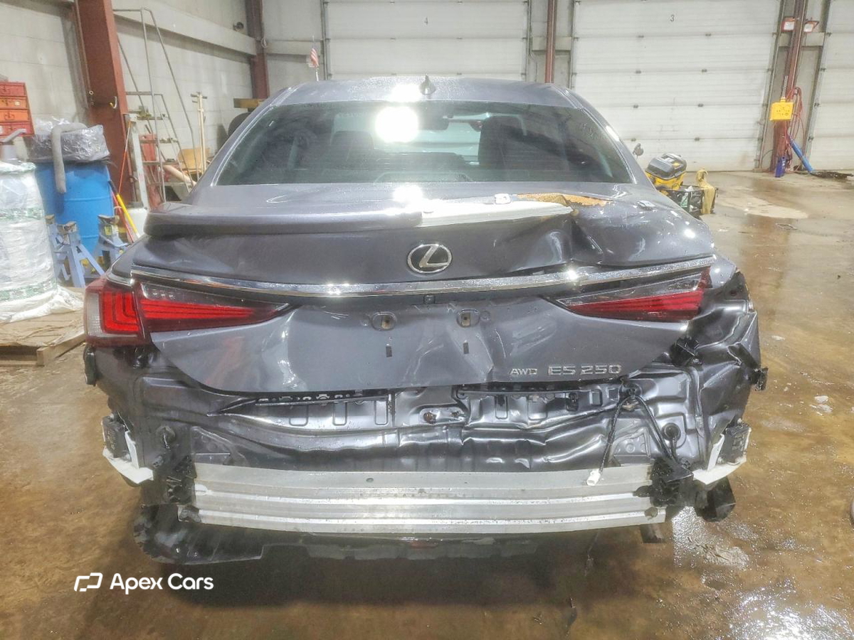 Lexus ES 2021