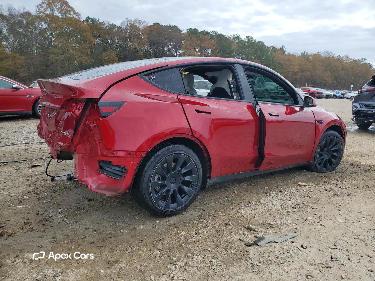 Tesla Model Y 2024