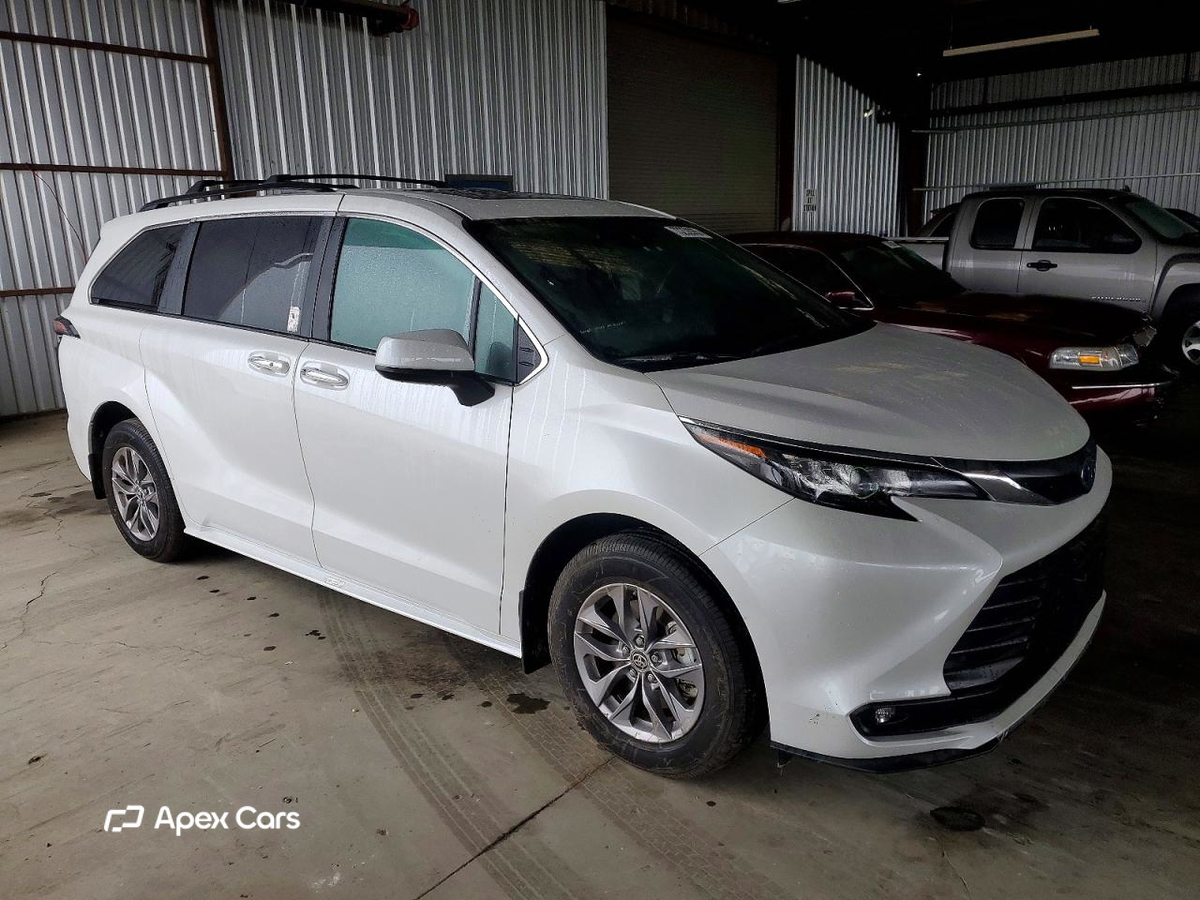 Toyota Sienna 2025