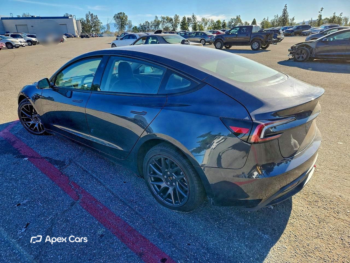 Tesla Model 3 2025