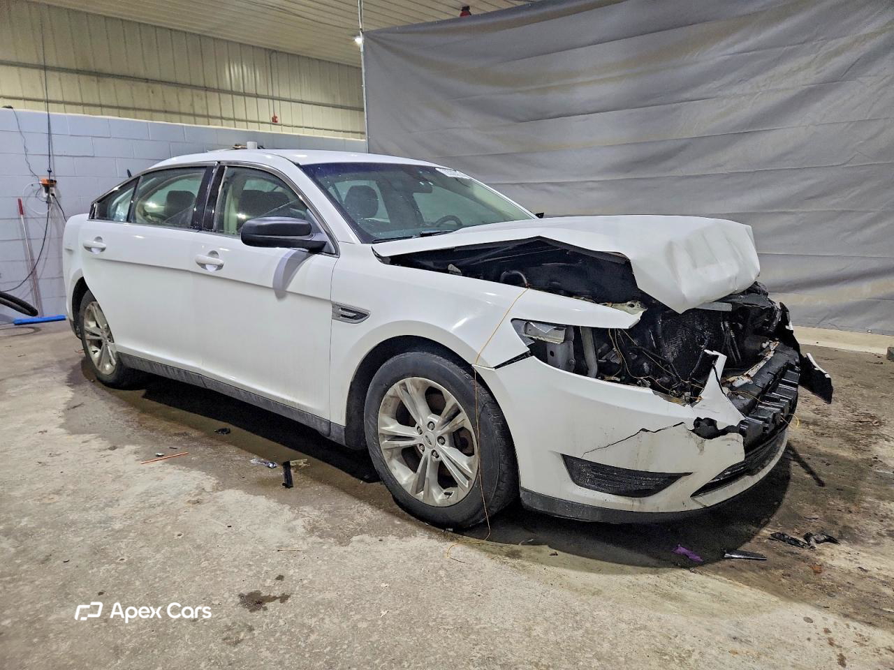 Ford Taurus 2016