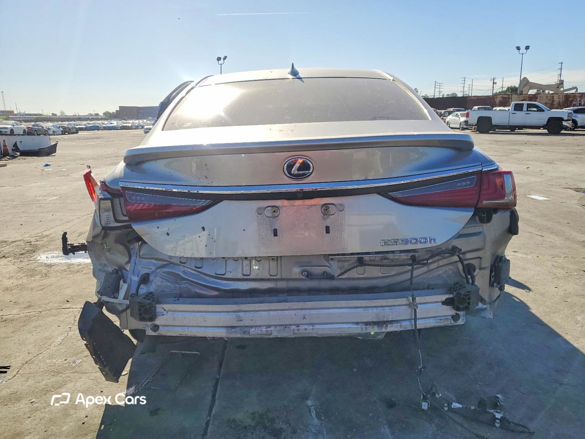 Lexus ES 2019