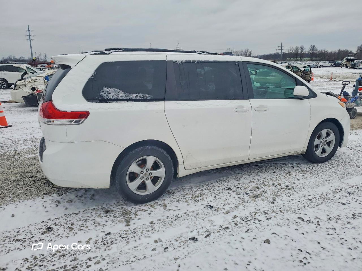 Toyota Sienna 2012