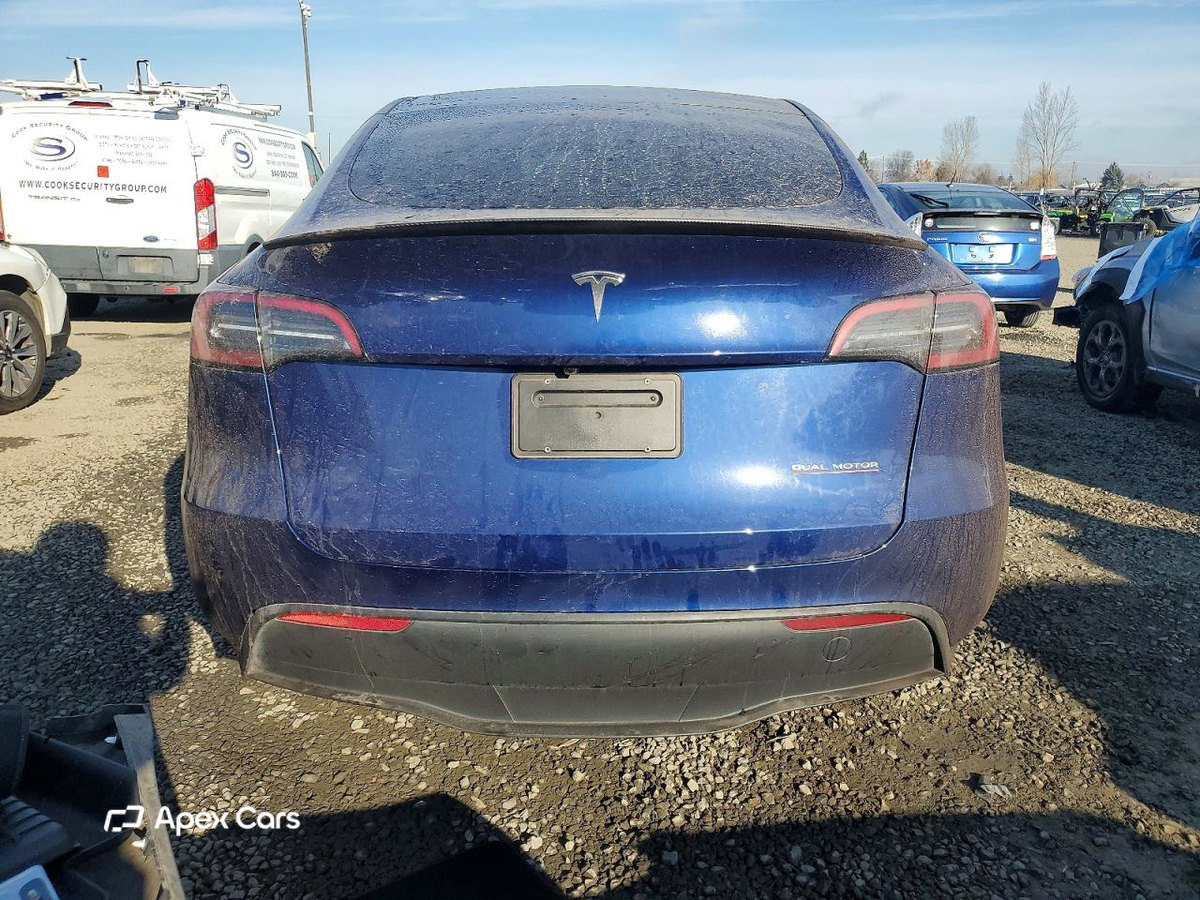 Tesla Model Y 2025