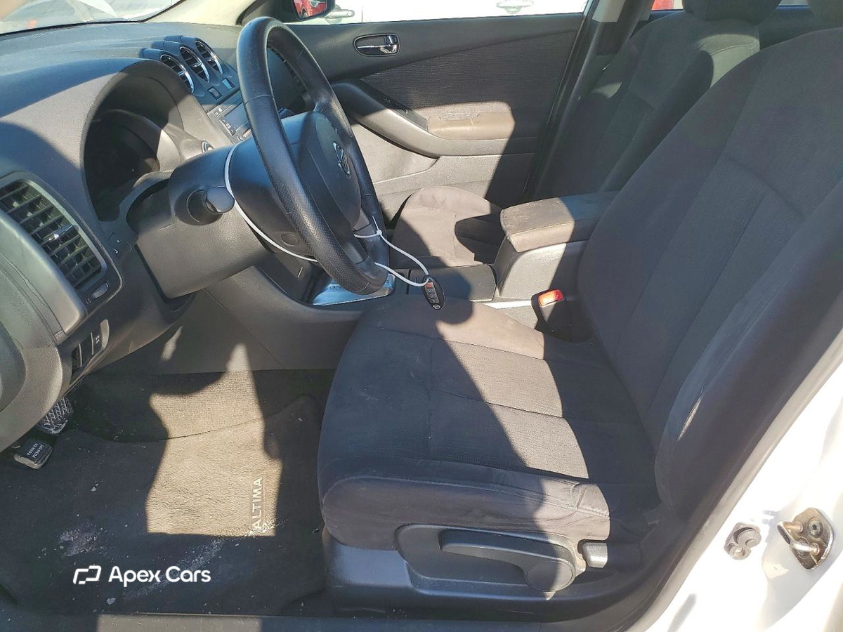 Nissan Altima 2010