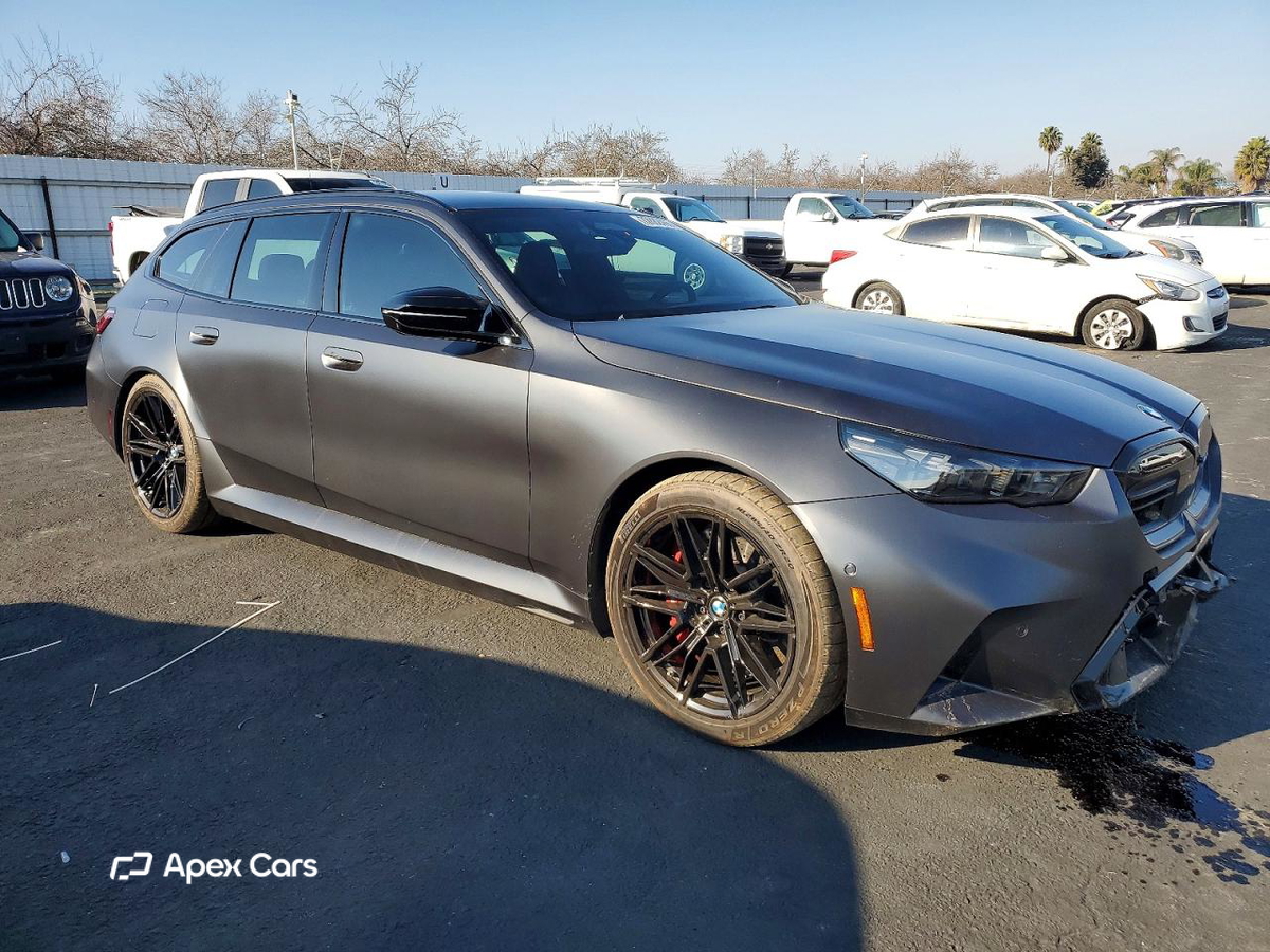 BMW M5 2025