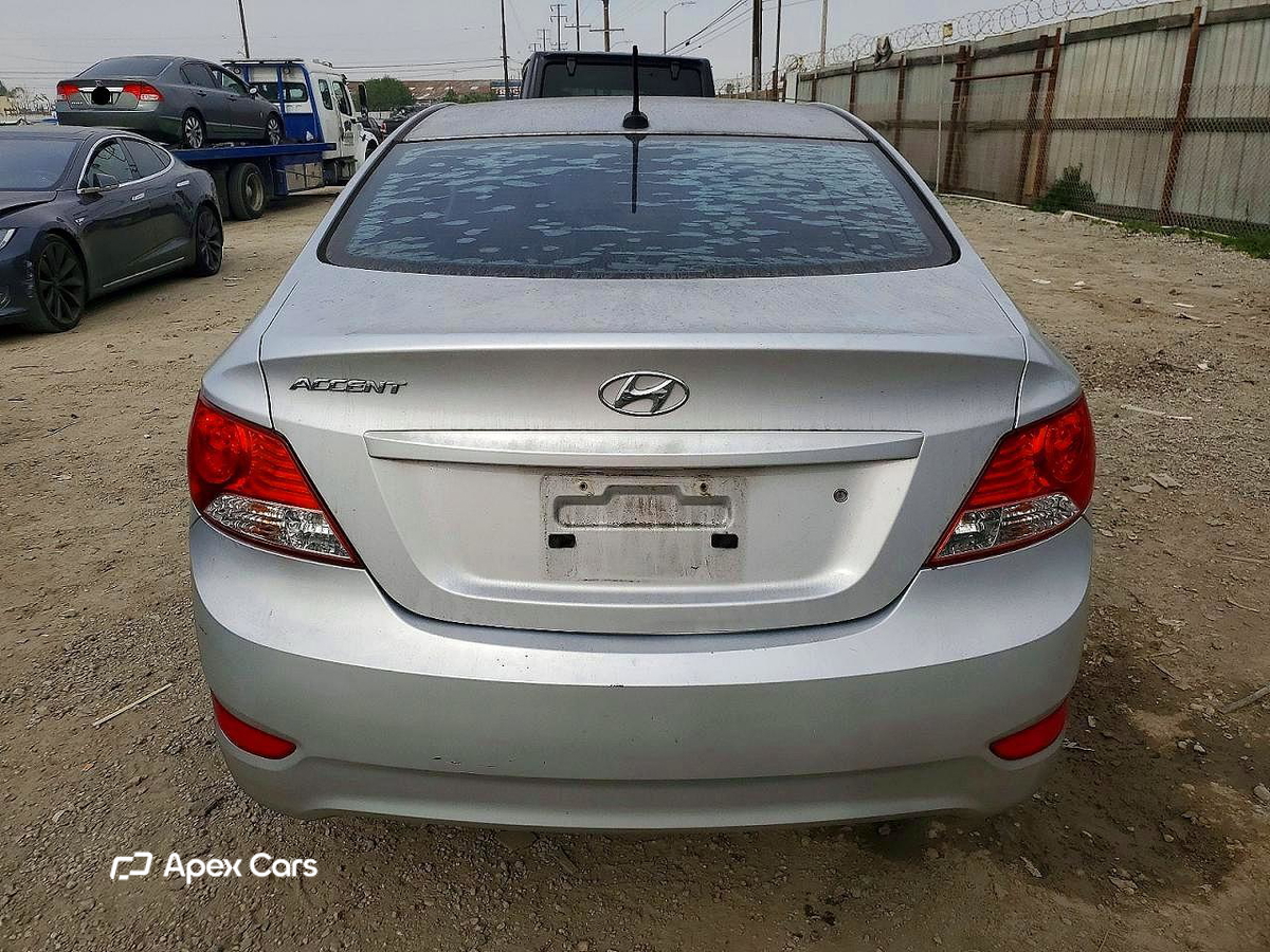 Hyundai Accent 2012