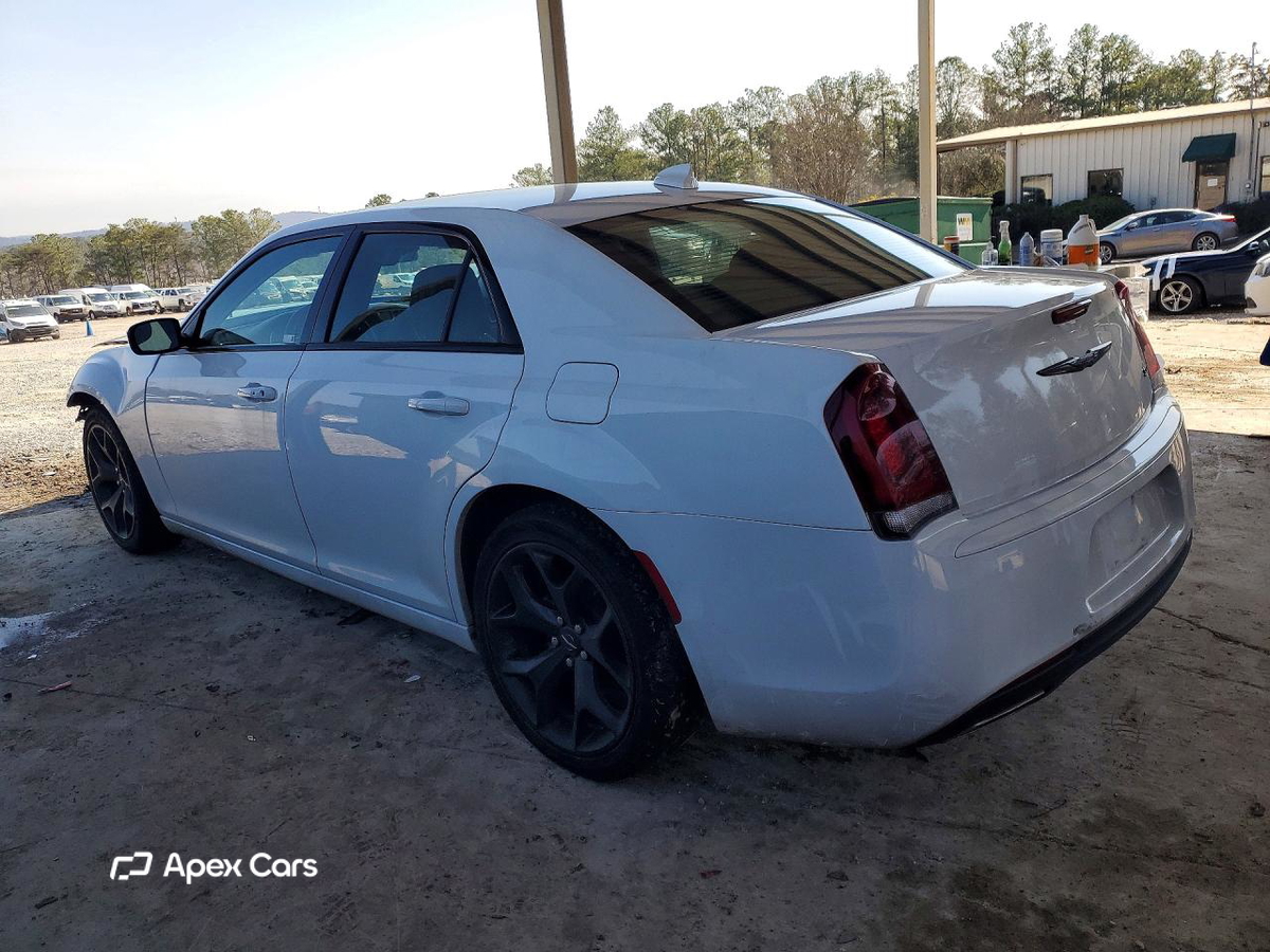 Chrysler 300 2022
