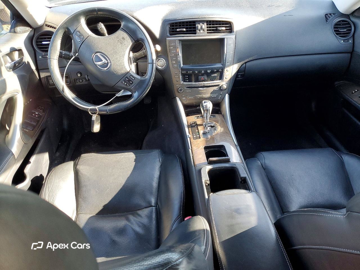 Lexus IS 2010