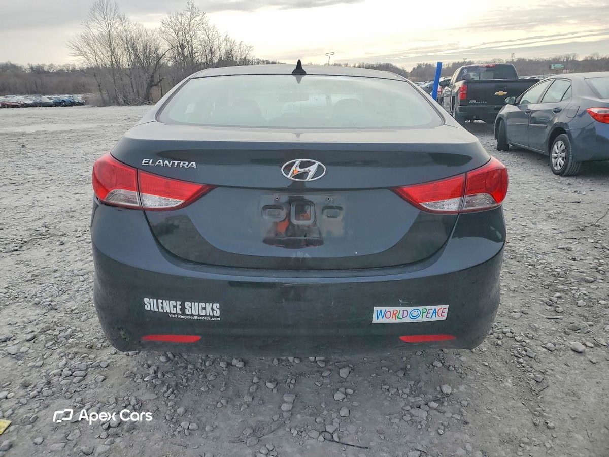 Hyundai Elantra 2012