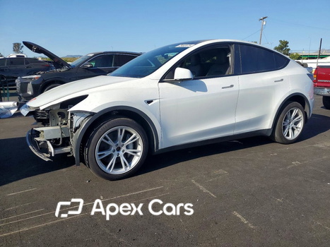 Tesla Model Y 2023 - Image 1 of 13