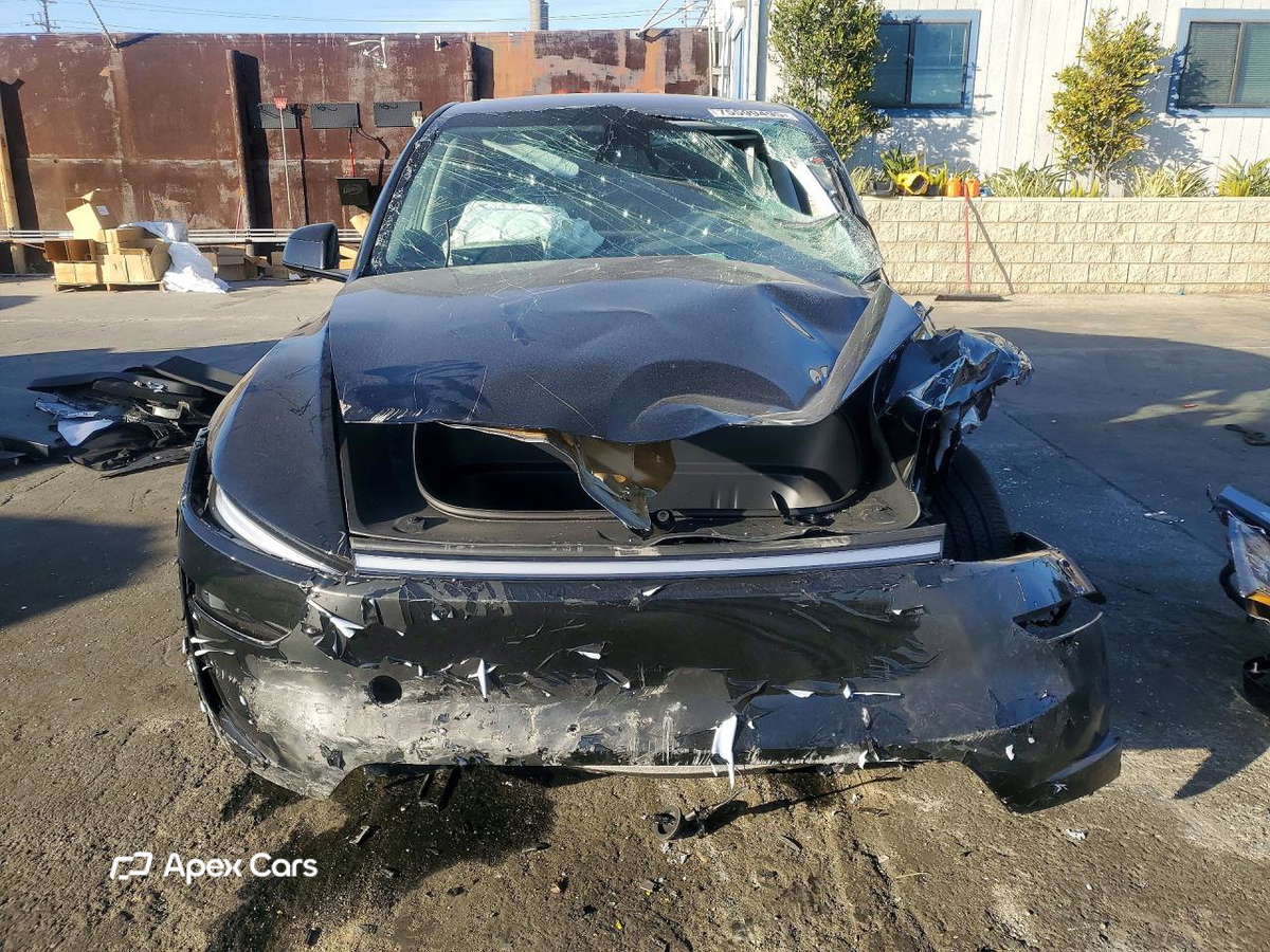 Tesla Model Y 2026
