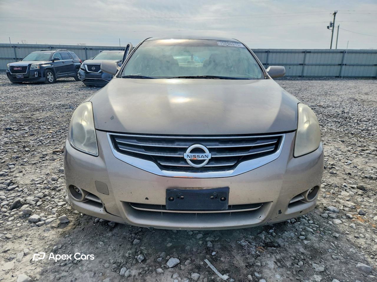 Nissan Altima 2011