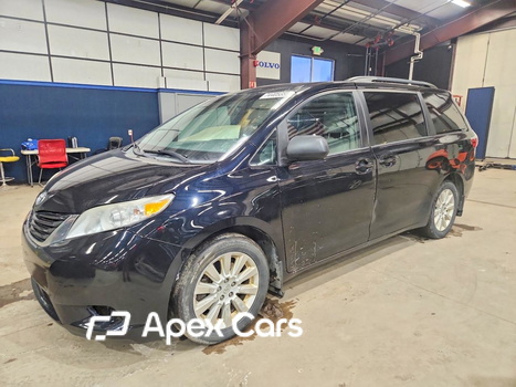 Toyota Sienna 2015 - Image 1 of 13