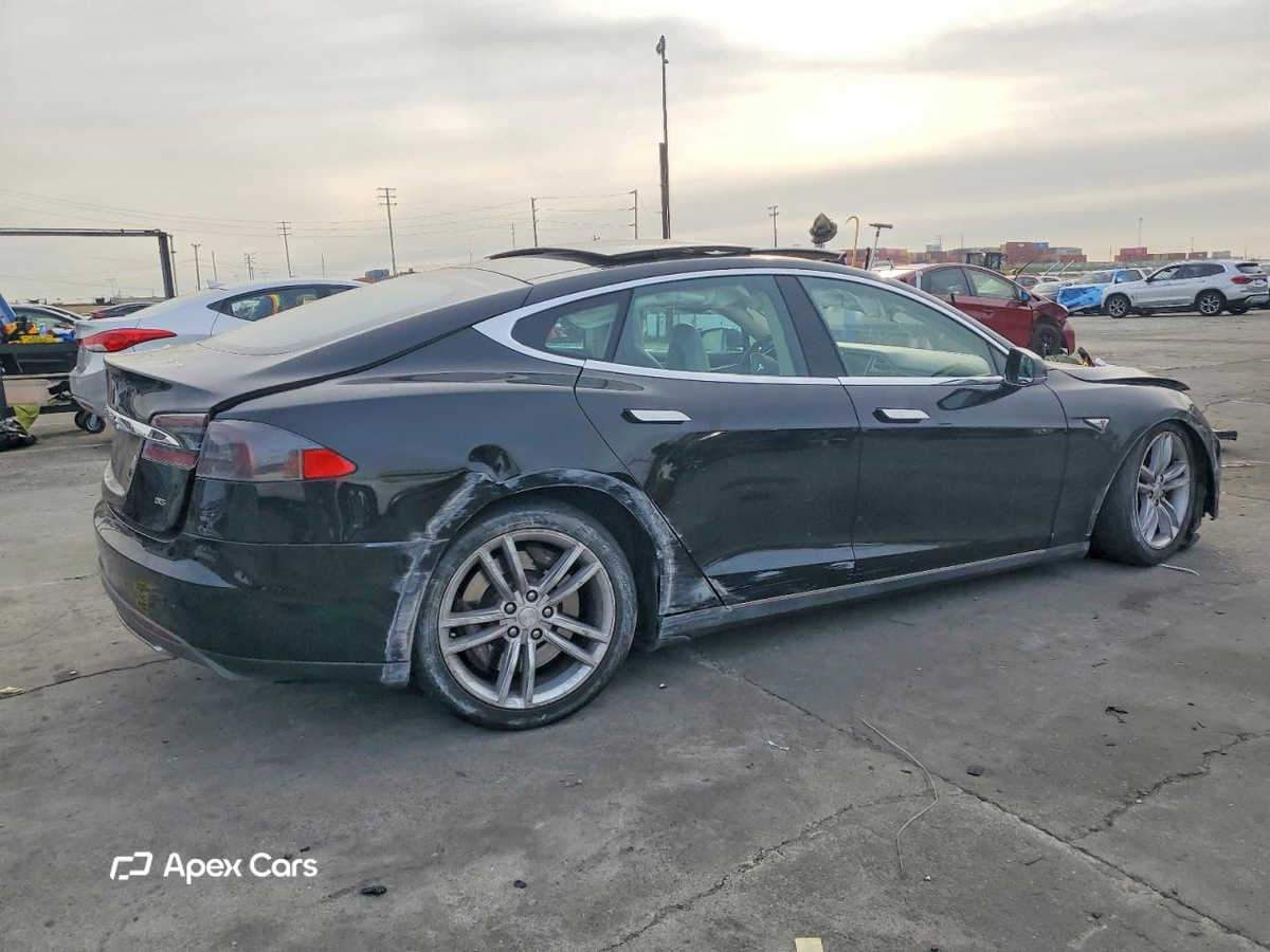 Tesla Model S 2014