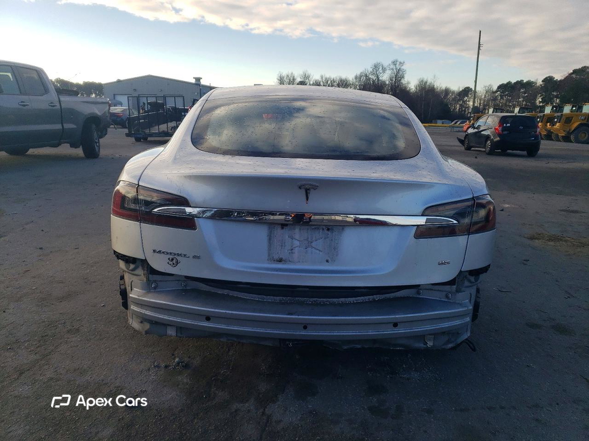 Tesla Model S 2015