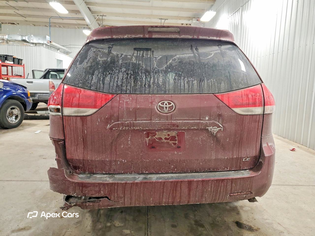 Toyota Sienna 2012