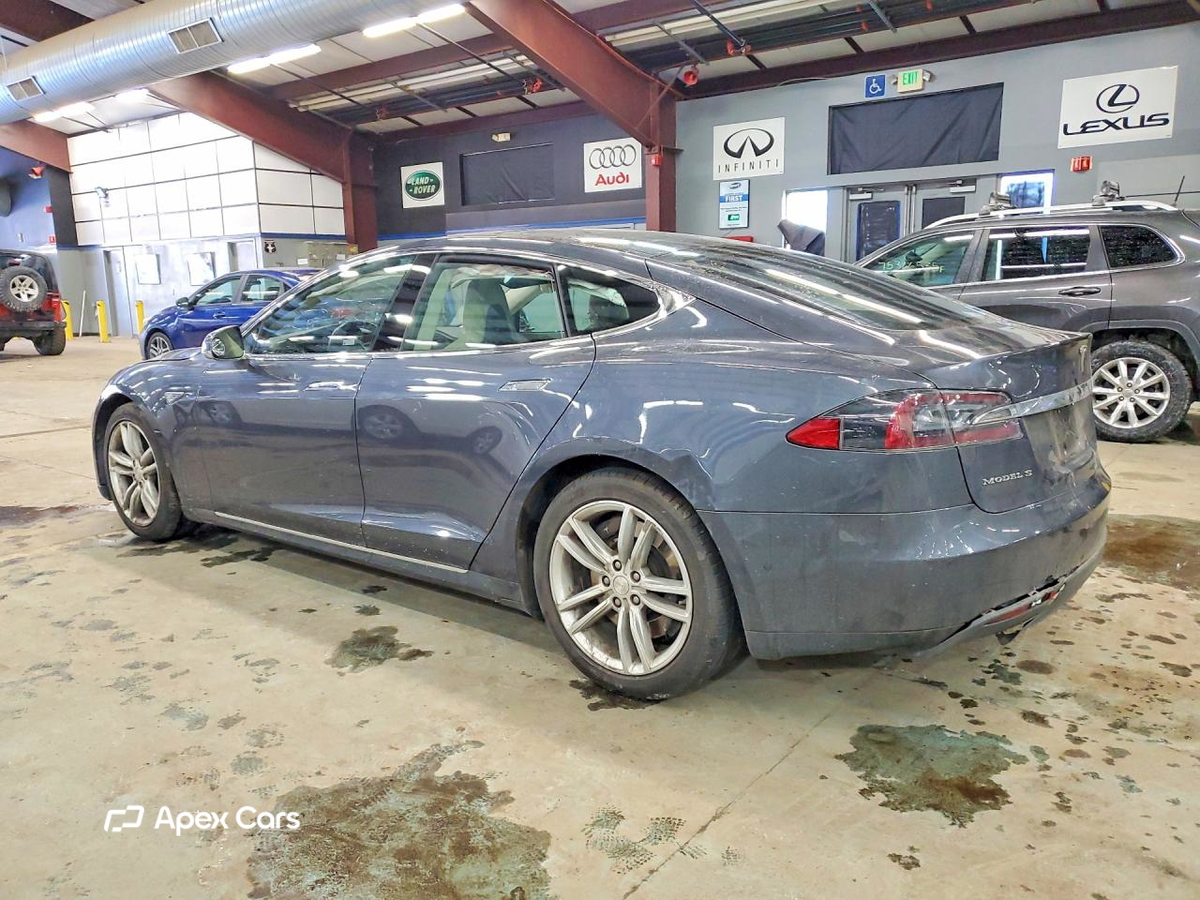 Tesla Model S 2015