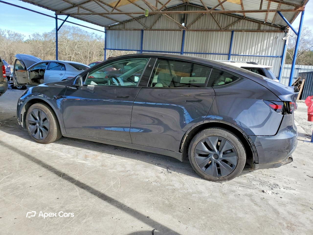 Tesla Model Y 2024