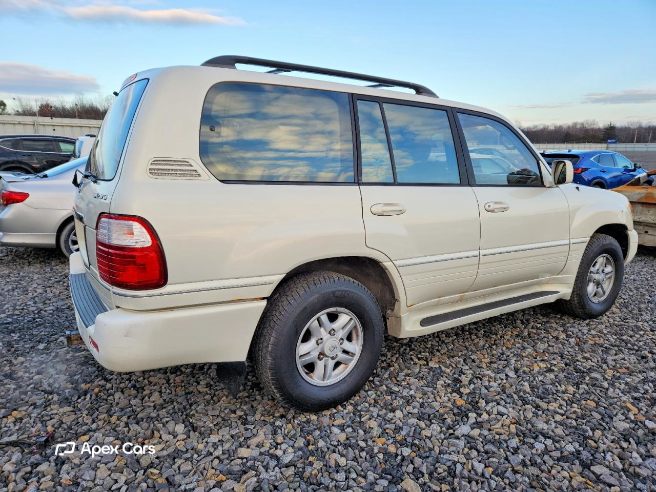 Lexus LX 2000