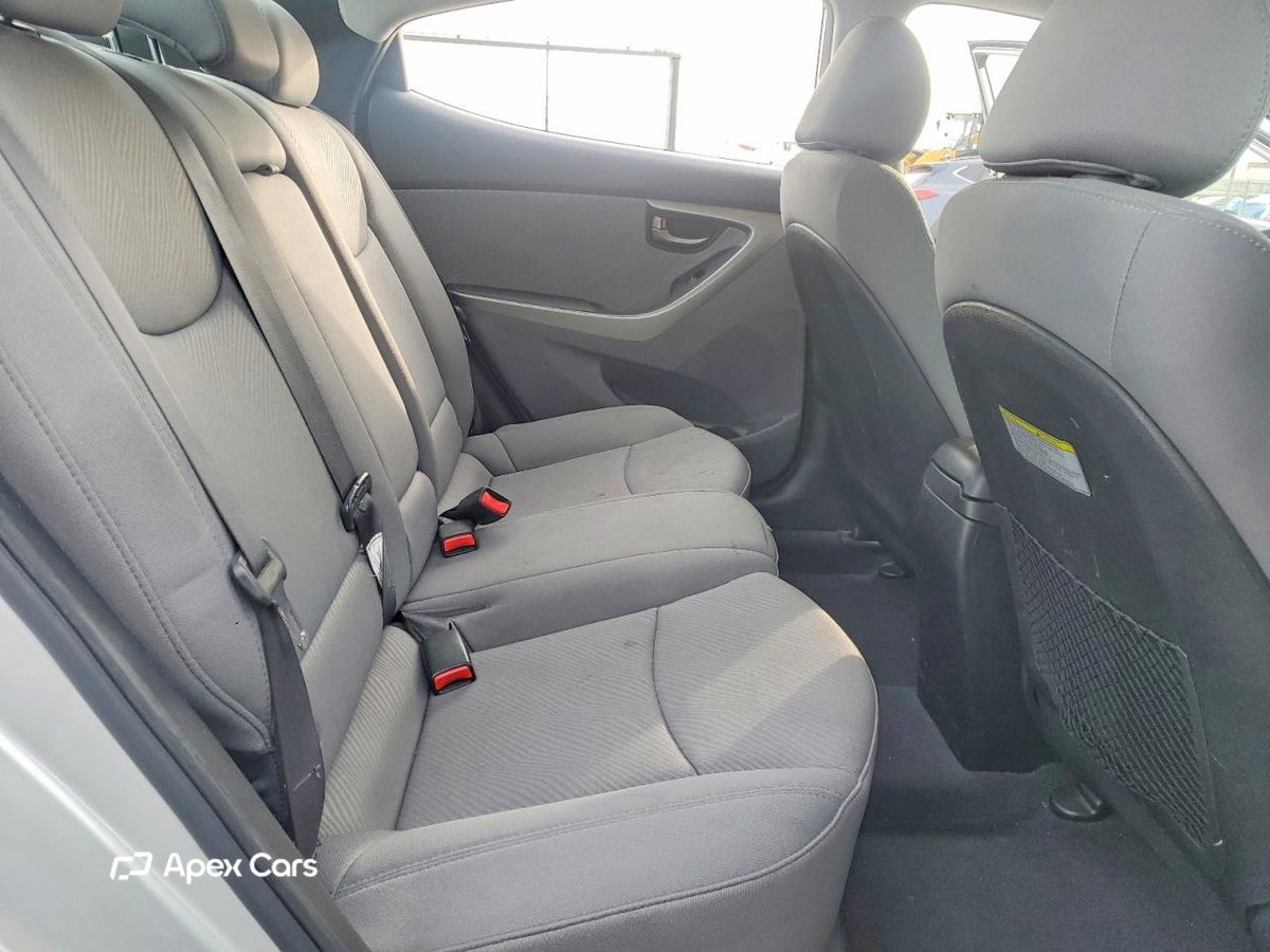 Hyundai Elantra 2013