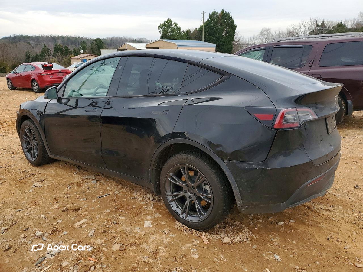 Tesla Model Y 2025