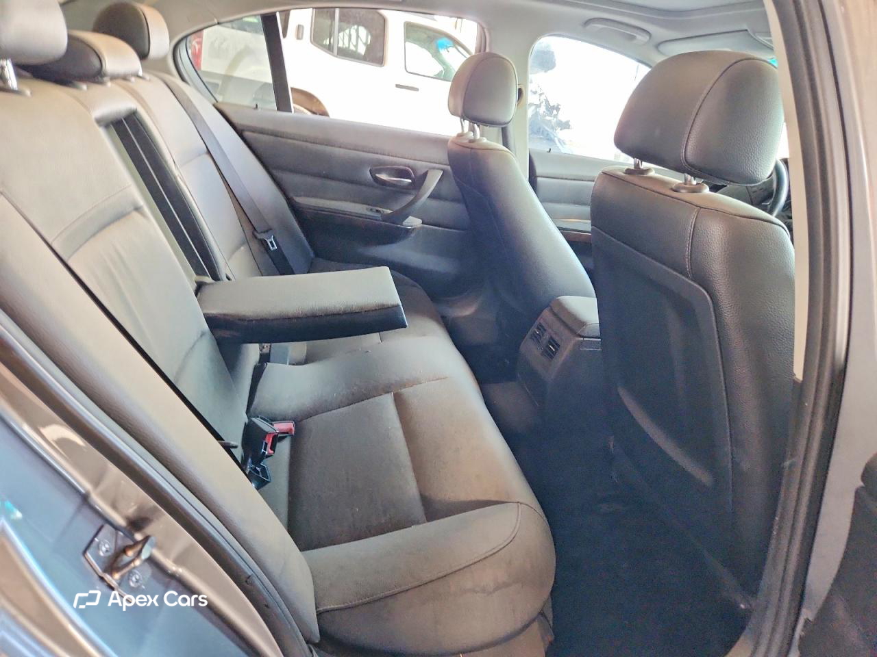 BMW Series 3 2011