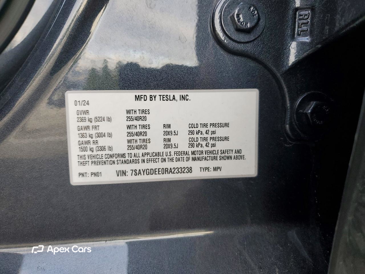 Tesla Model Y 2024