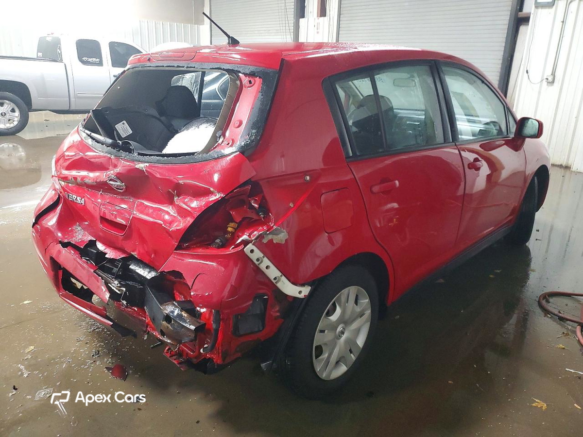 Nissan Versa 2011