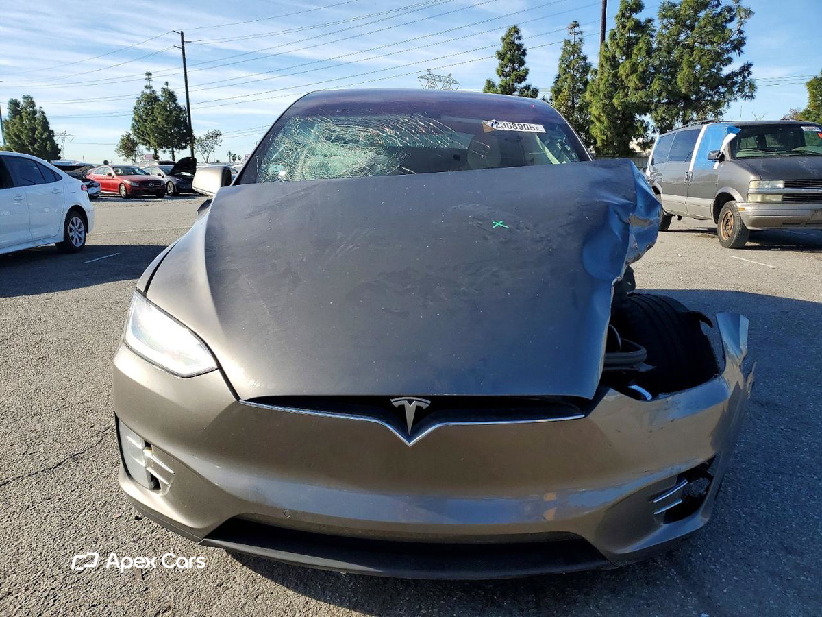 Tesla Model X 2016