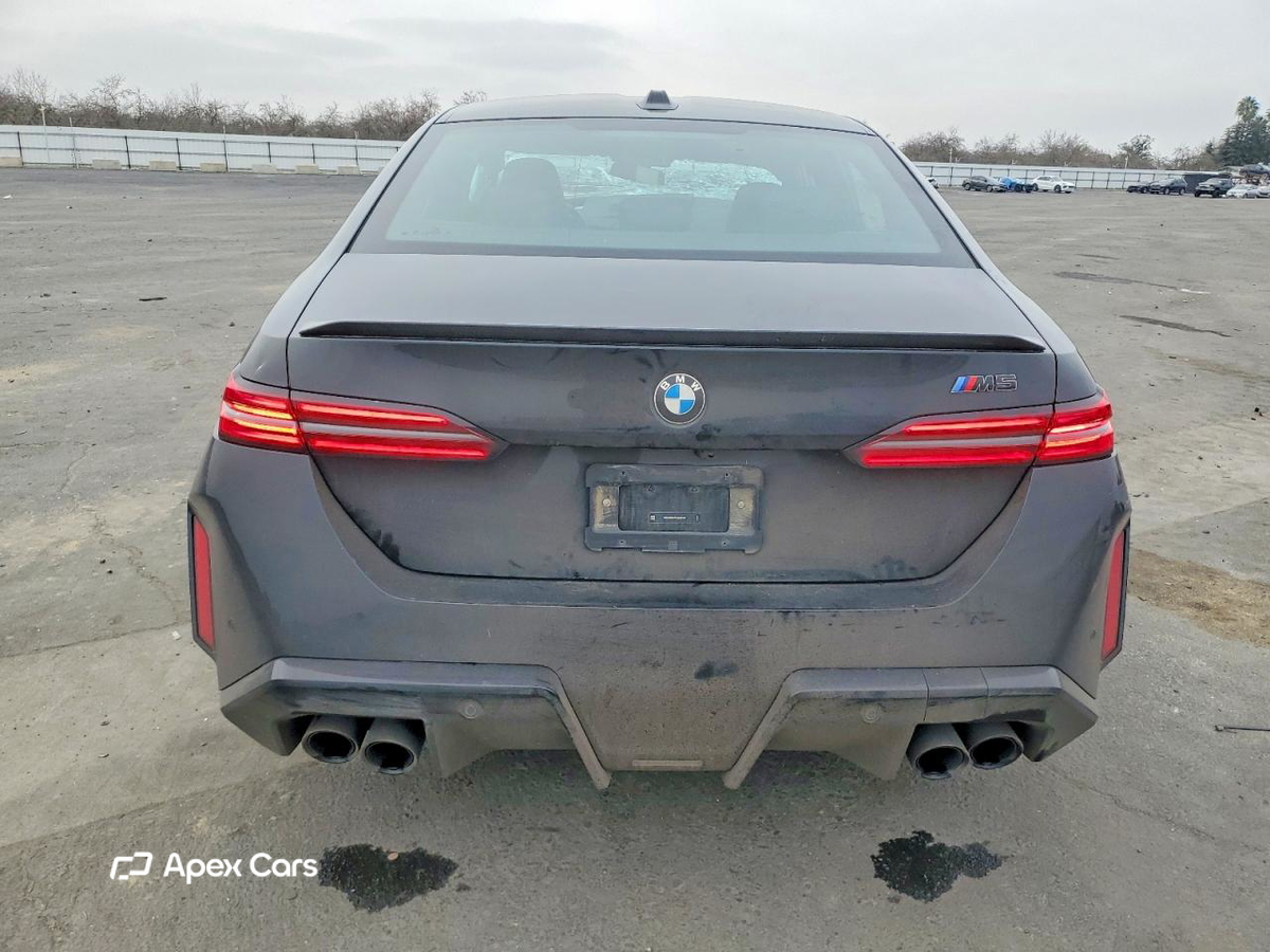 BMW M5 2025