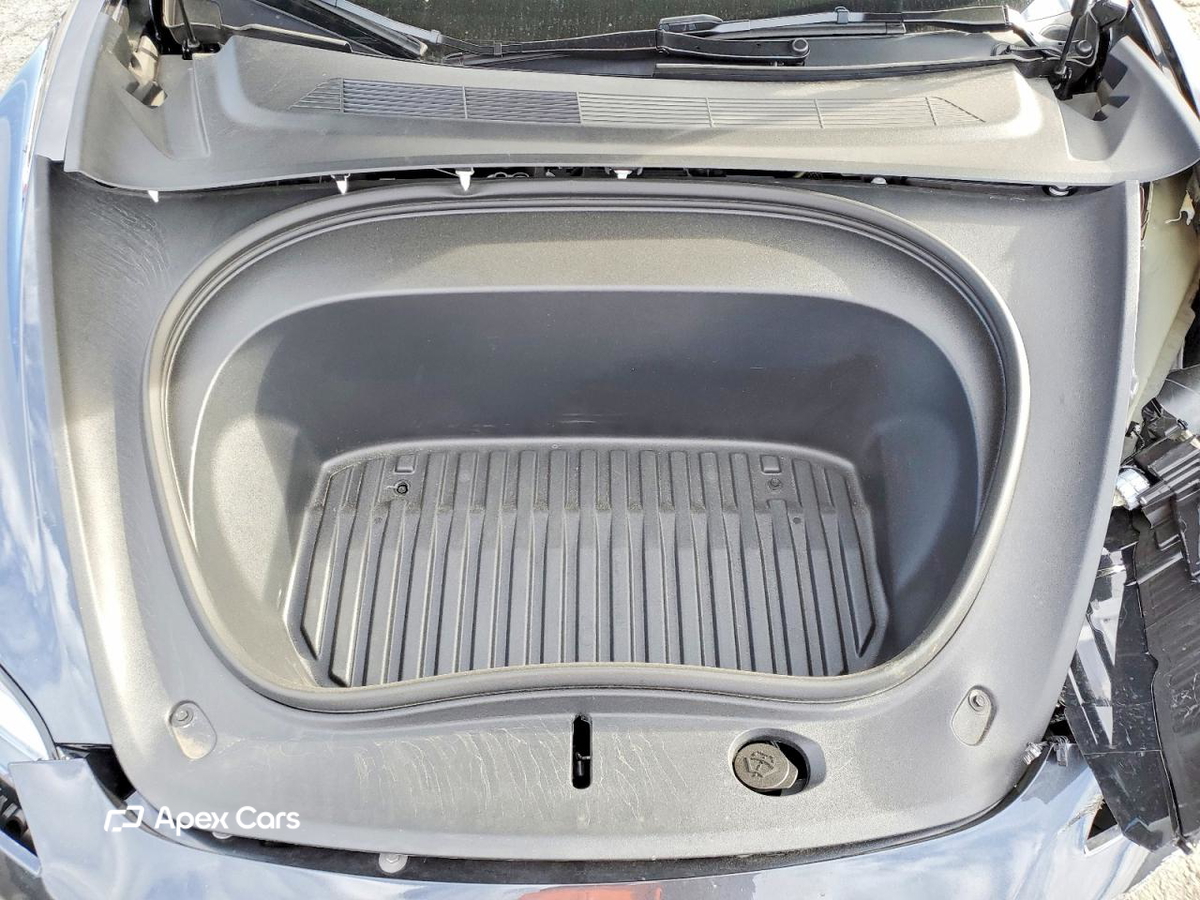 Tesla Model 3 2025