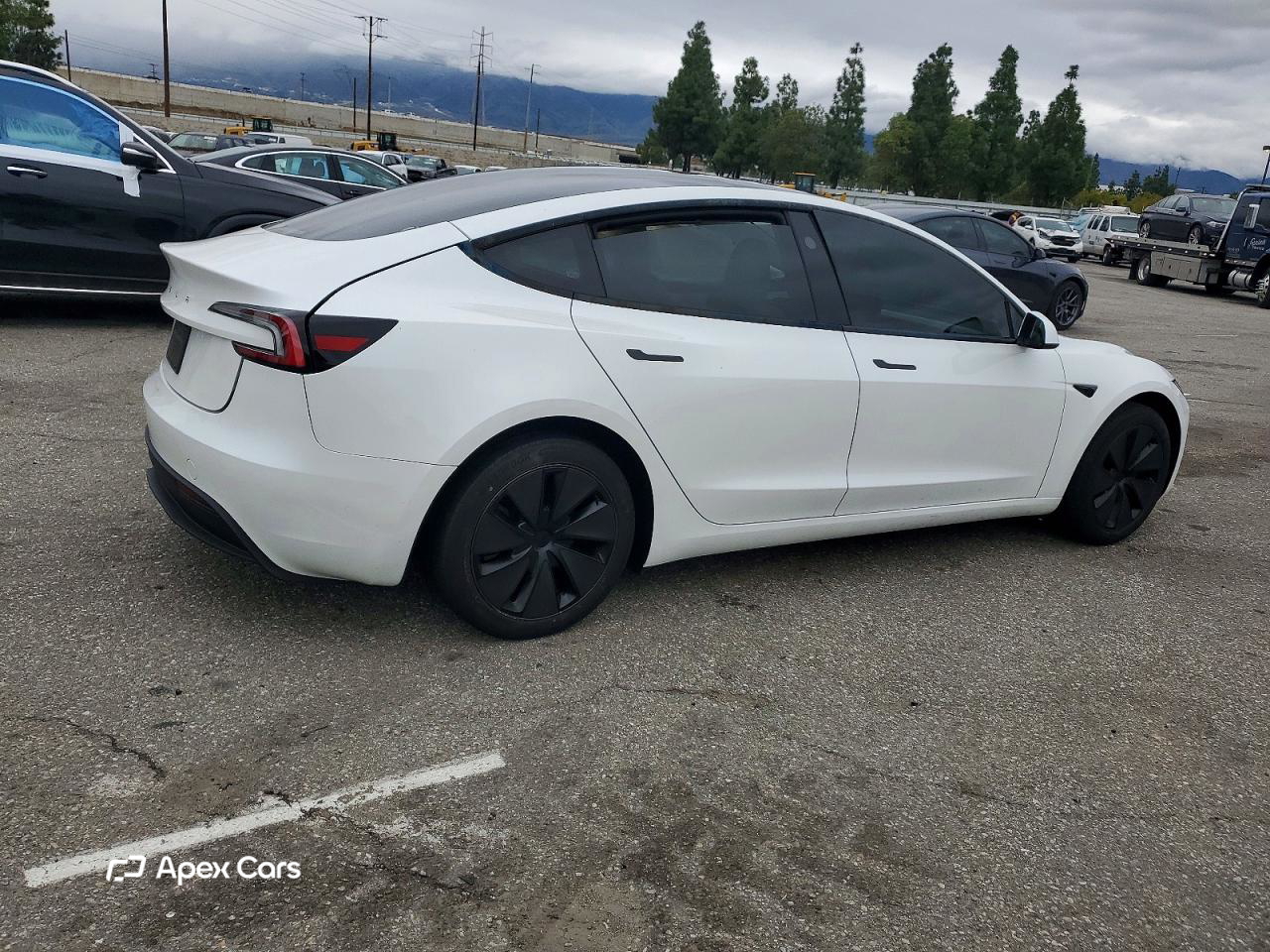 Tesla Model 3 2024