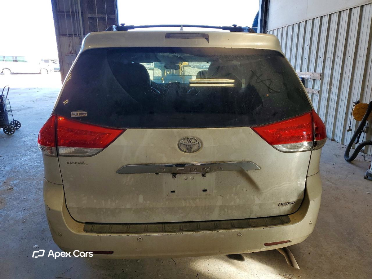 Toyota Sienna 2012
