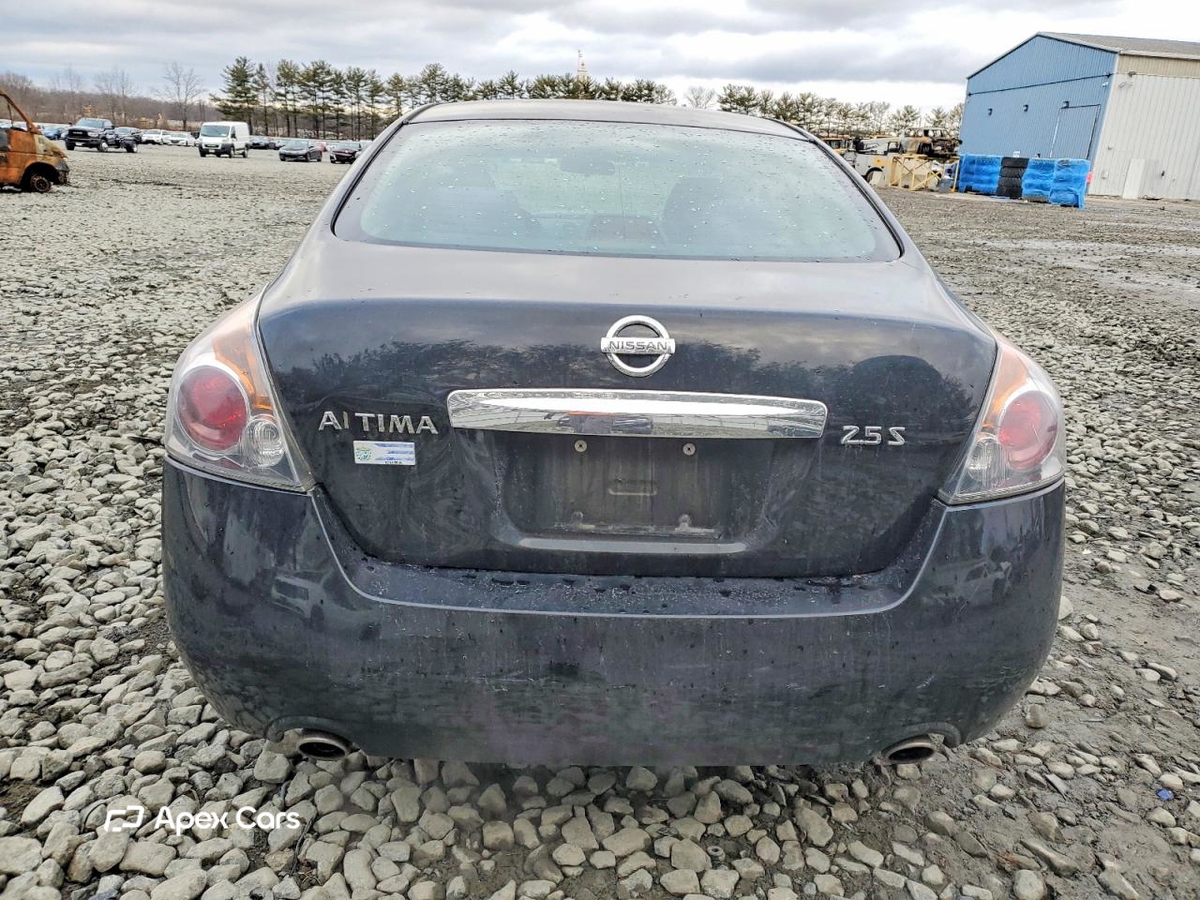 Nissan Altima 2011