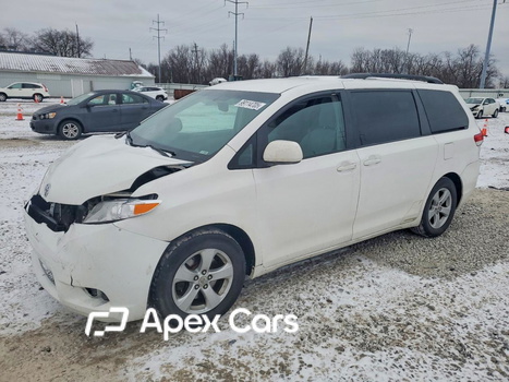 Toyota Sienna 2012 - Image 1 of 14