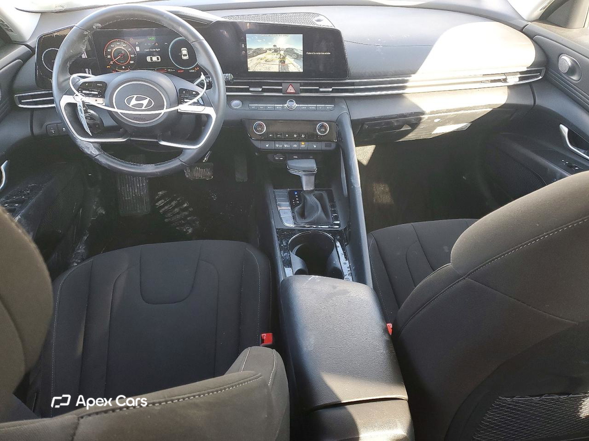 Hyundai Elantra 2025